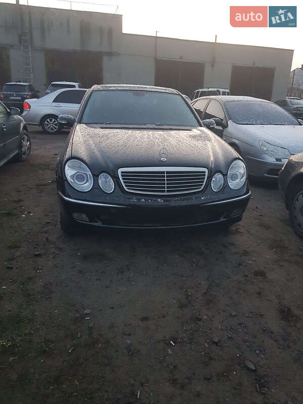 Mercedes-benz E-class (2004)