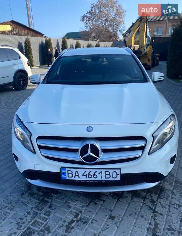 Mercedes-benz Gla-class (2016)