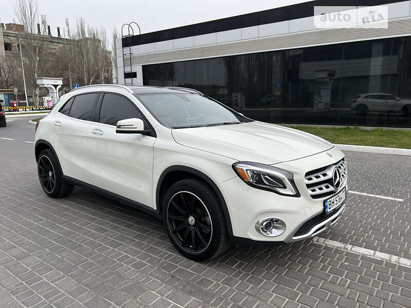 Mercedes-benz Gla-class (2017)