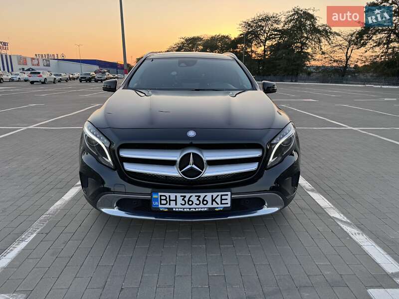 Mercedes-benz Gla-class (2015)