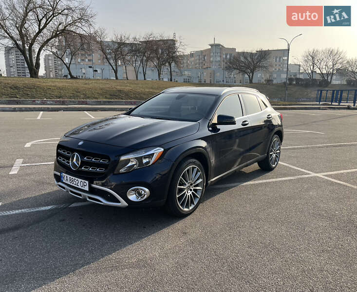 Mercedes-benz Gla-class (2017)