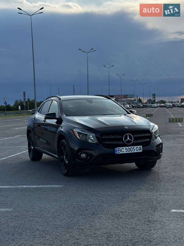 Mercedes-benz Gla-class (2017)