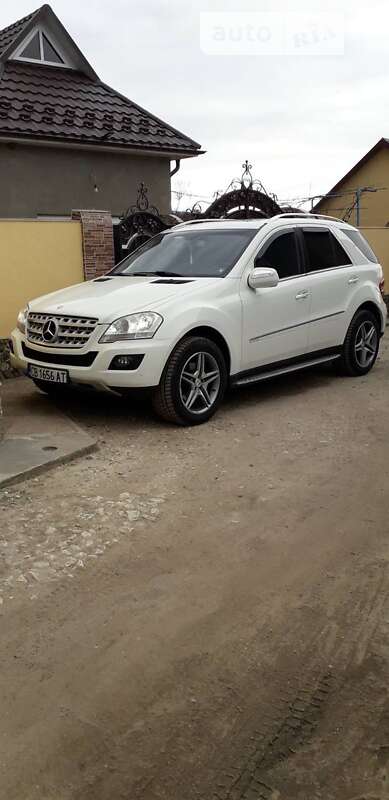 Mercedes-benz M-class (2009)