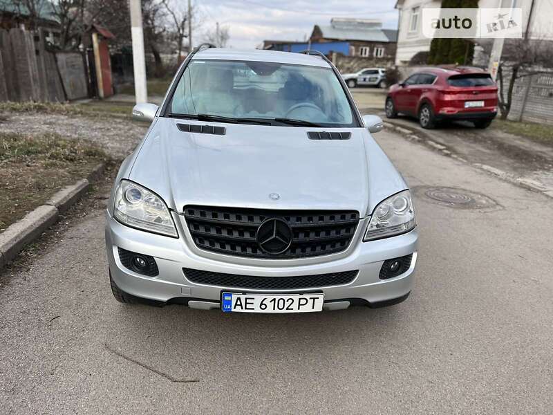 Mercedes-benz M-class (2006)