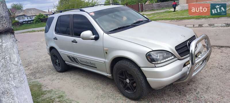 Mercedes-benz M-class (2000)