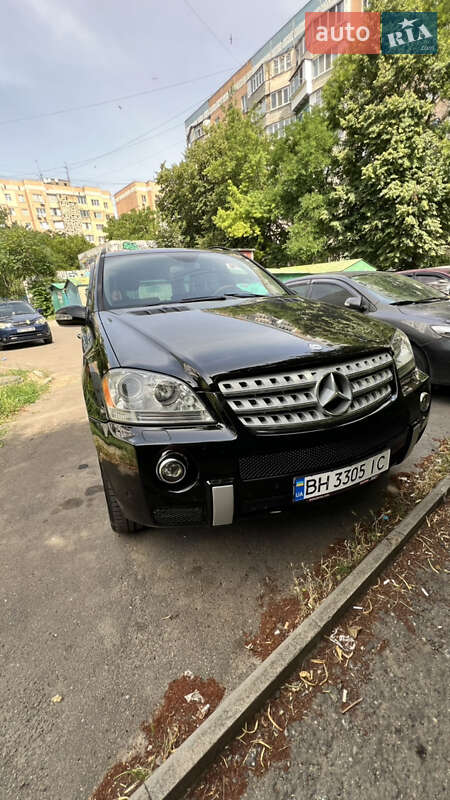 Mercedes-benz M-class (2005)