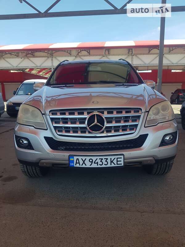 Mercedes-benz M-class (2010)