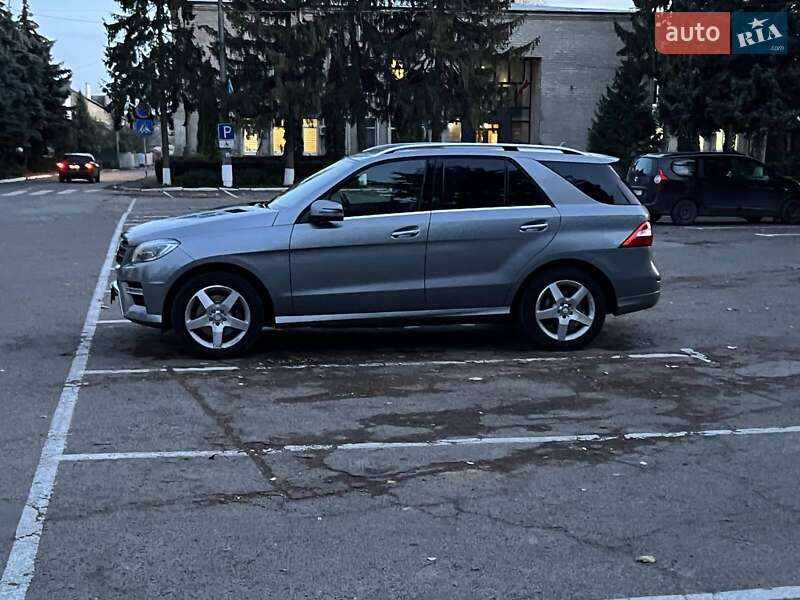 Mercedes-benz M-class (2015)