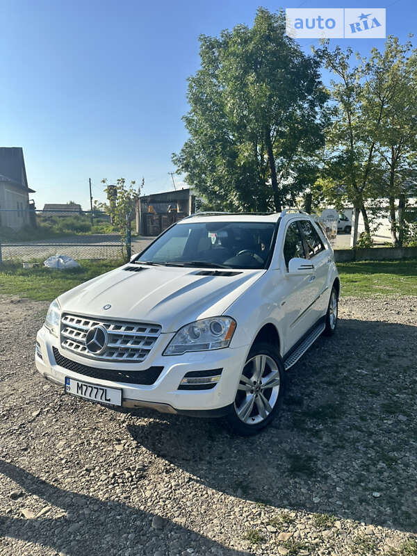 Mercedes-benz M-class (2011)