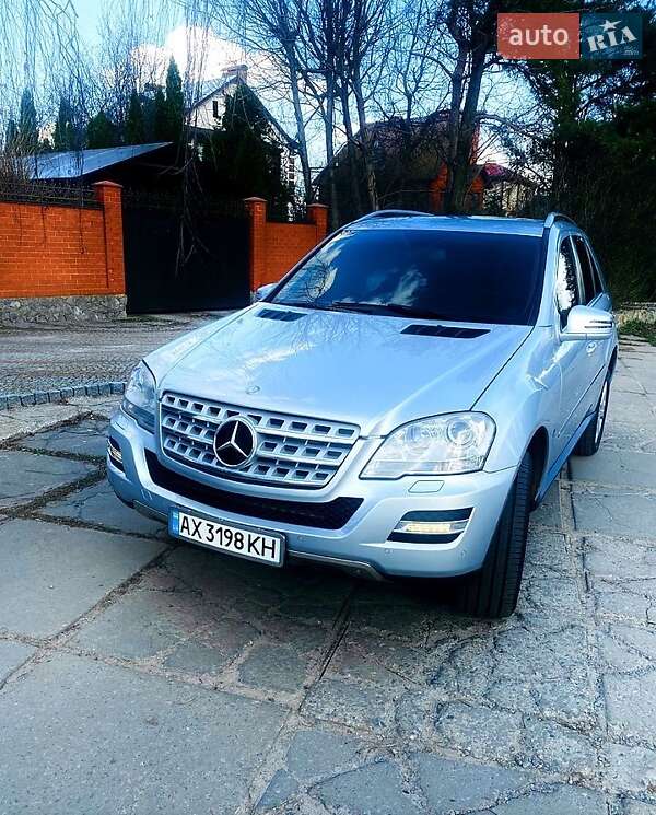 Mercedes-benz M-class (2011)