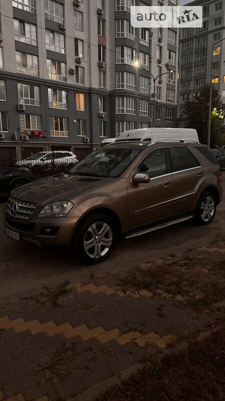 Mercedes-benz M-class (2009)