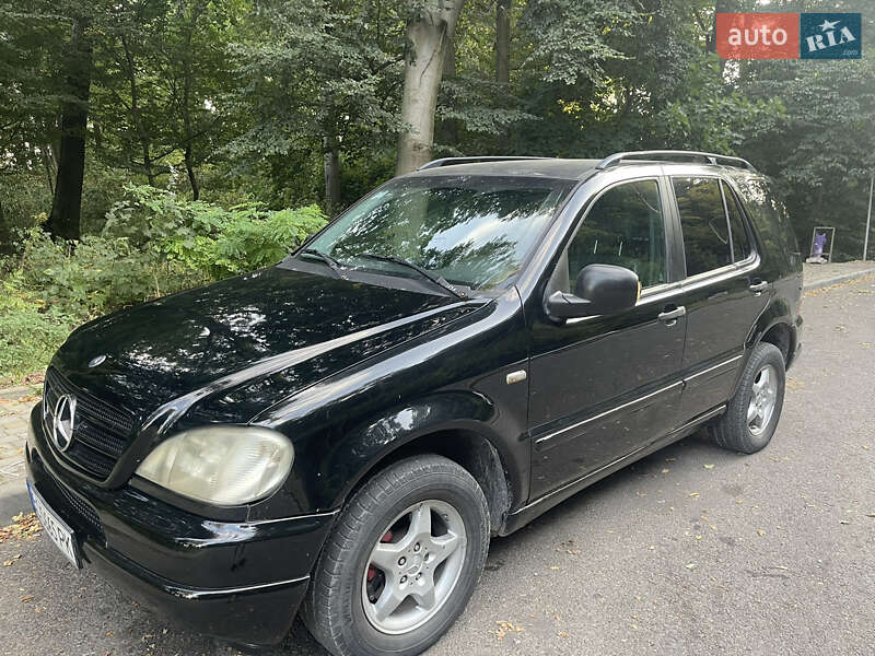 Mercedes-benz M-class (1998)