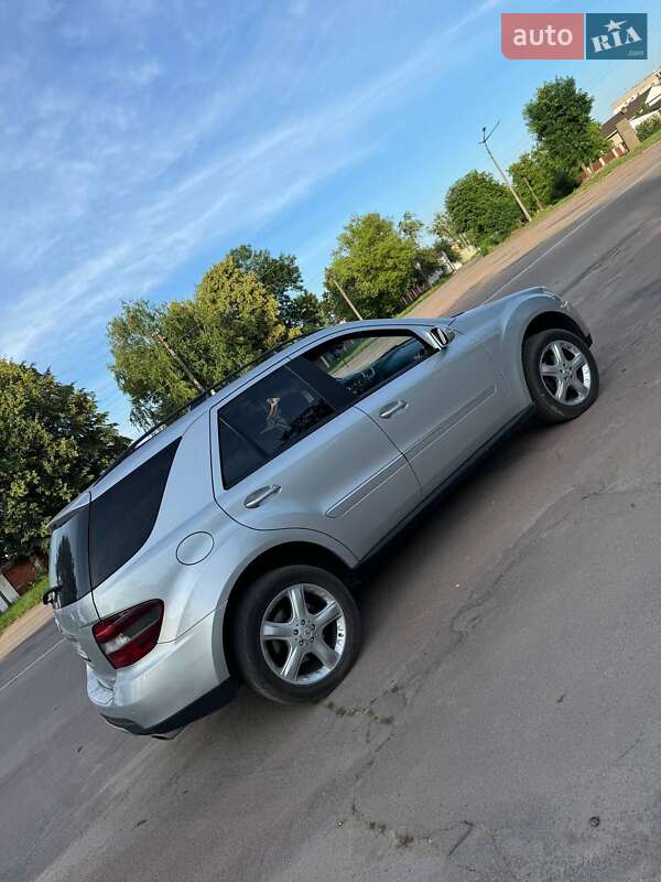 Mercedes-benz M-class (2008)