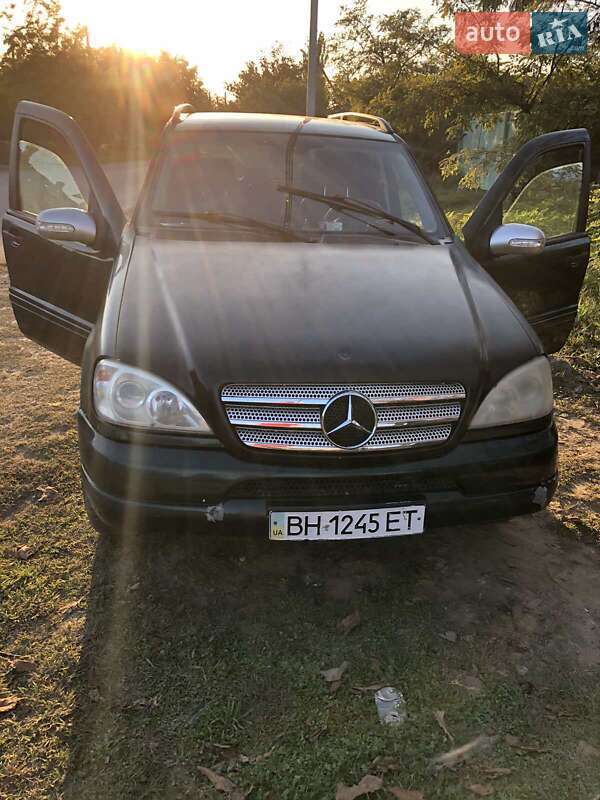 Mercedes-benz M-class (2001)