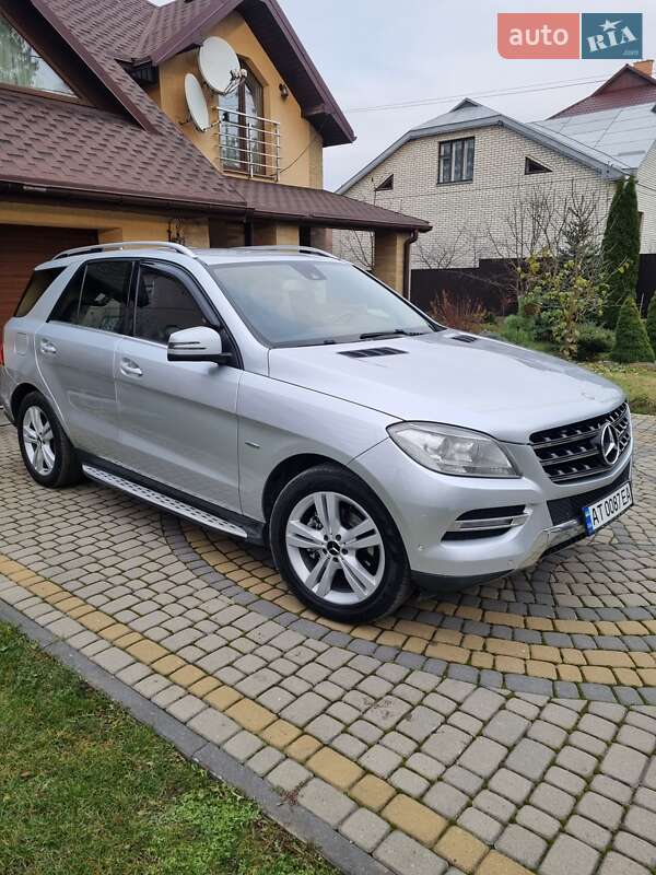 Mercedes-benz M-class (2011)