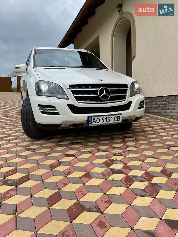 Mercedes-benz M-class (2011)