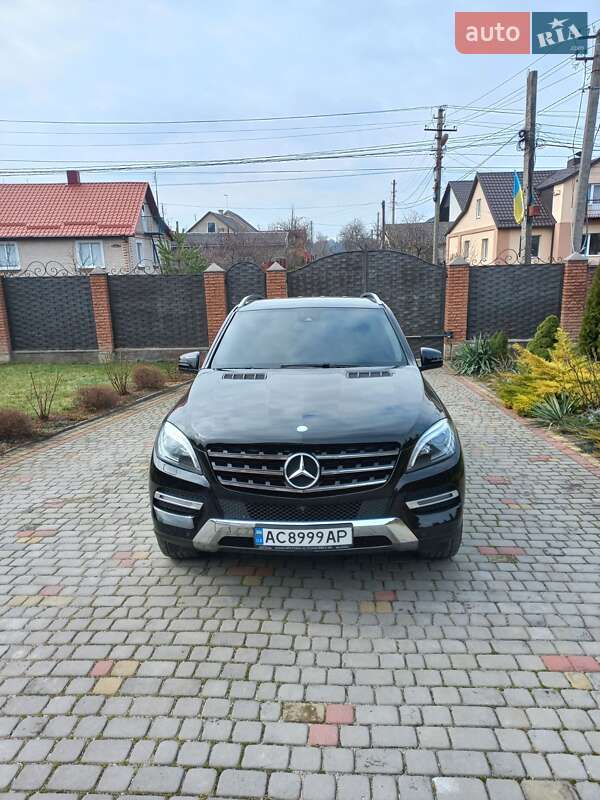 Mercedes-benz M-class (2015)