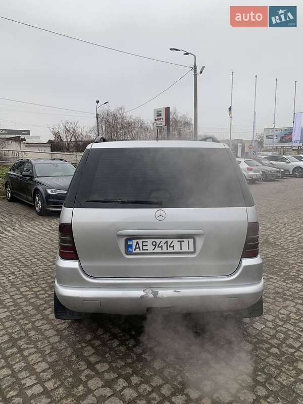 Mercedes-benz M-class (1998)