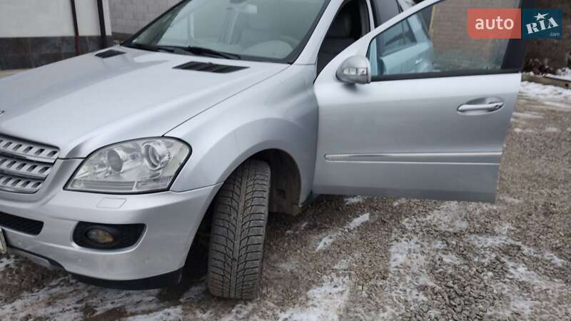 Mercedes-benz M-class (2009)