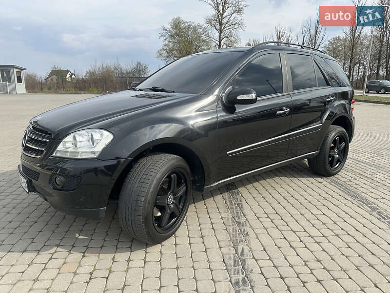 Mercedes-benz M-class (2005)