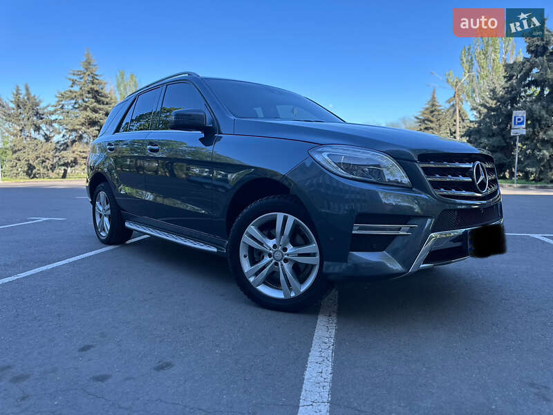 Mercedes-benz M-class (2015)