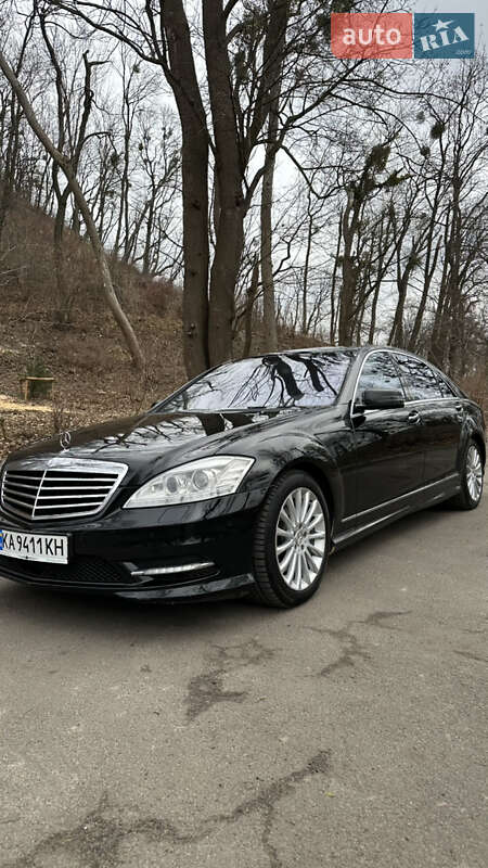 Mercedes-benz S-class (2010)