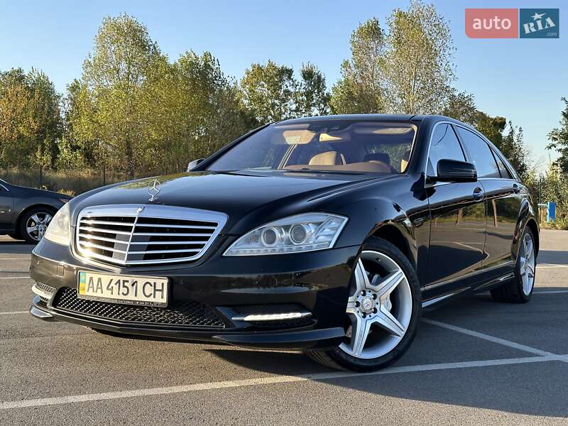 Mercedes-benz S-class (2010)