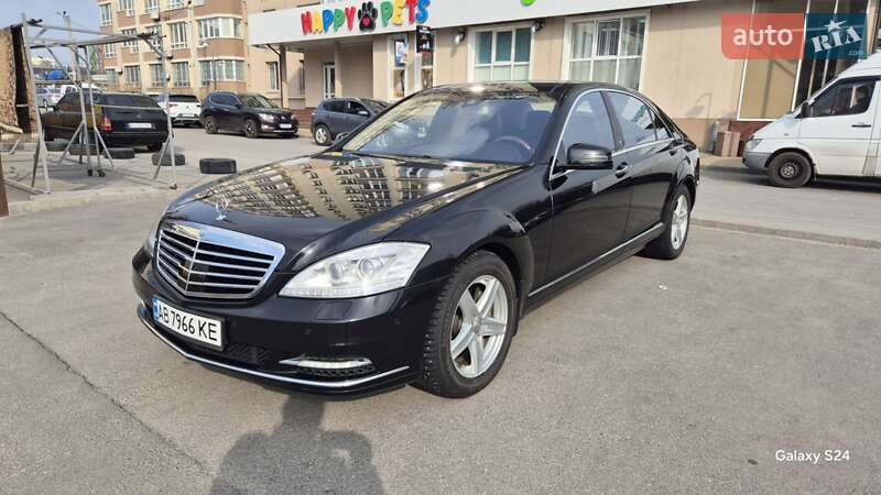 Mercedes-benz S-class (2010)