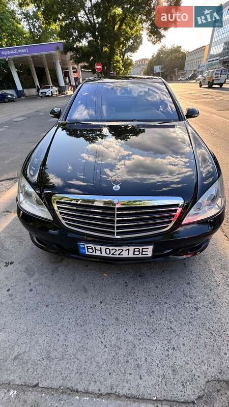 Mercedes-benz S-class (2007)