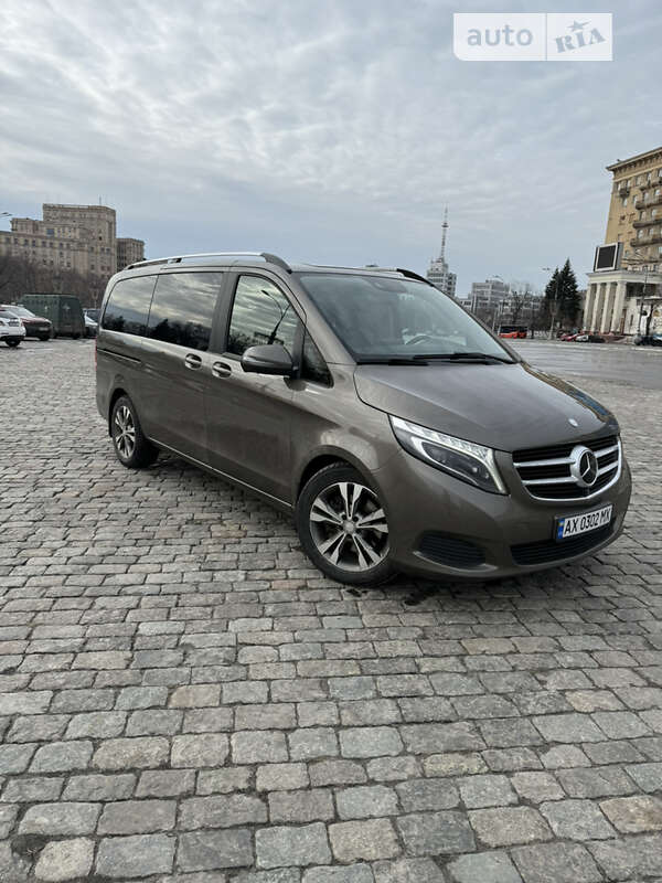 Mercedes-benz V-class (2017)