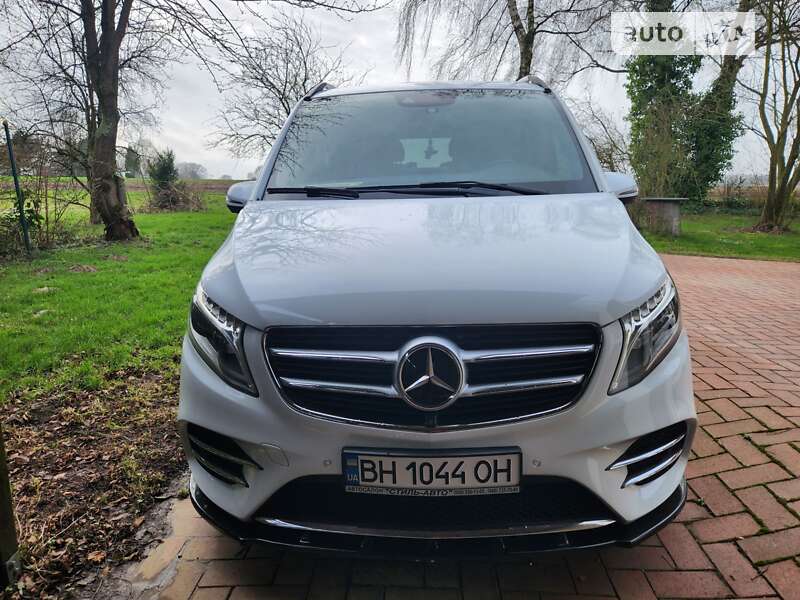 Mercedes-benz V-class (2016)