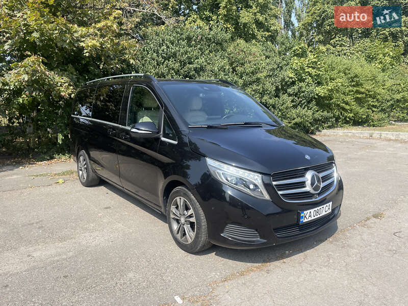 Mercedes-benz V-class (2015)