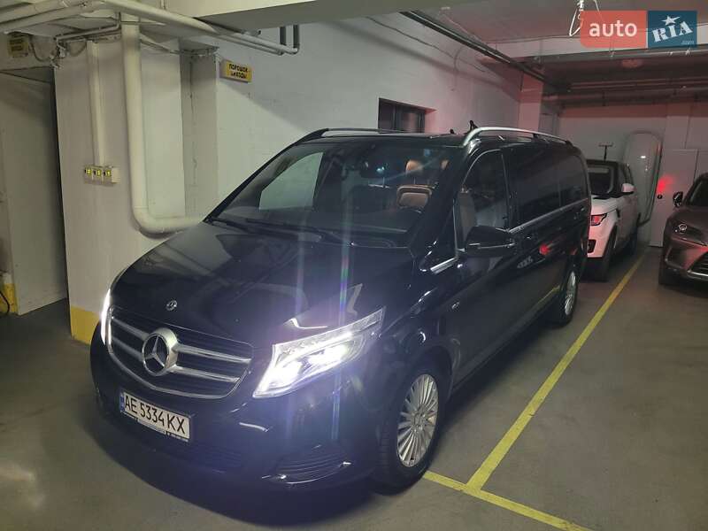 Mercedes-benz V-class (2017)