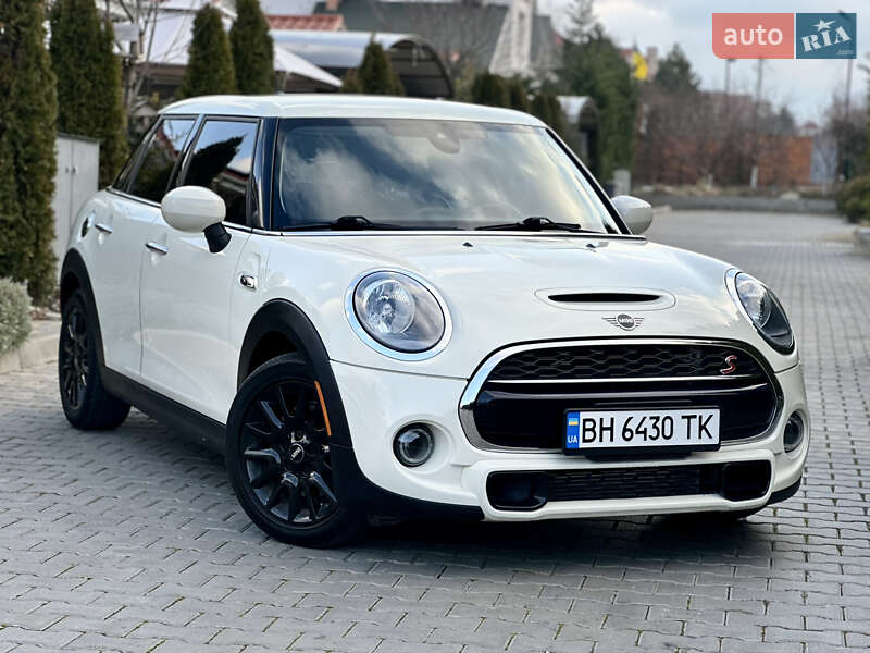 Mini Cooper (2021)