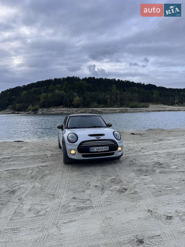 Mini Cooper (2014)