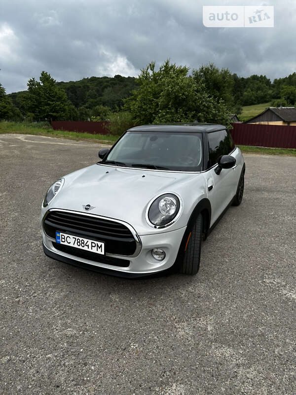 Mini Hatch (2018)