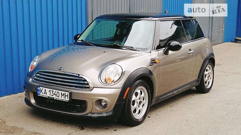 Mini Cooper (2012)