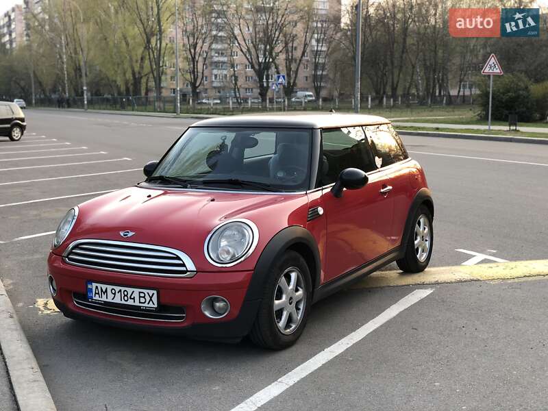 Mini Cooper (2008)
