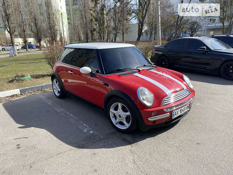 Mini Hatch (2002)
