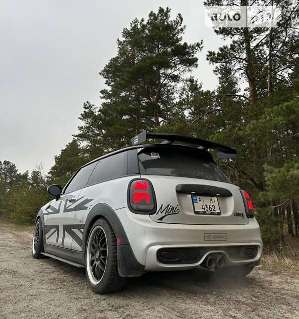 Mini Hatch (2014)