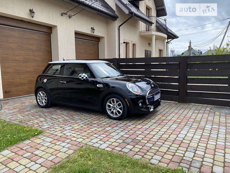 Mini Hatch (2015)