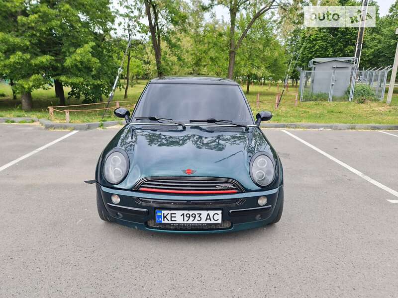 Mini Cooper (2003)
