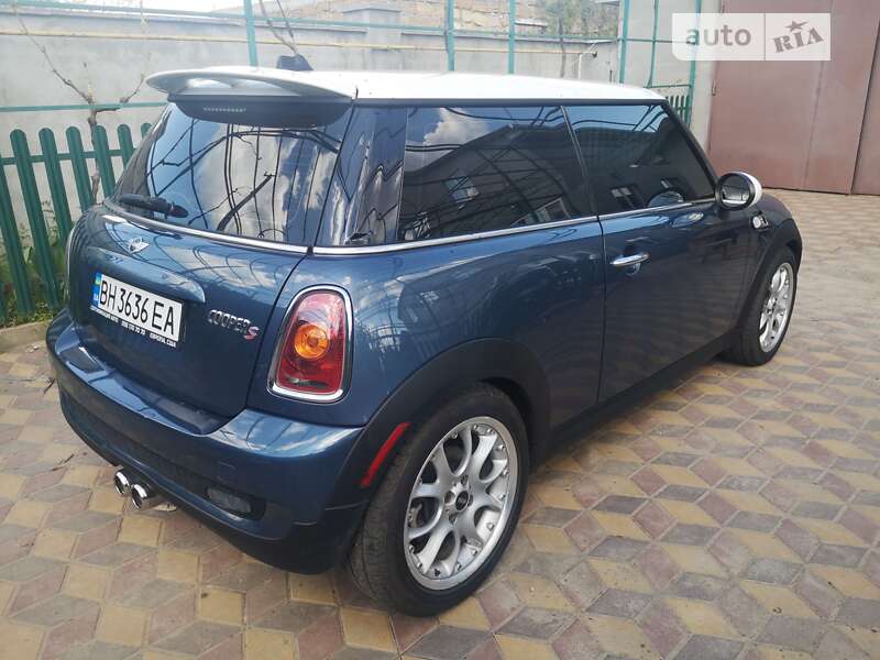 Mini Hatch (2009)