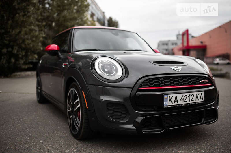 Mini Hatch (2016)