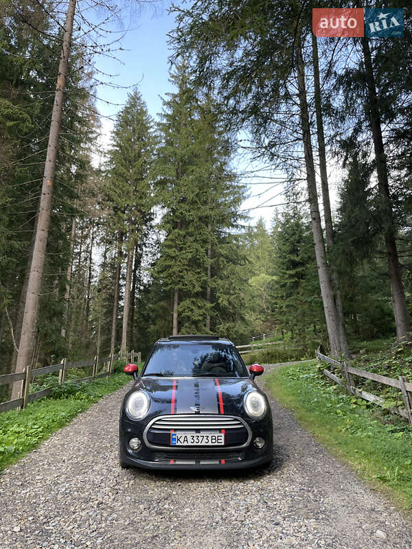 Mini Hatch (2015)