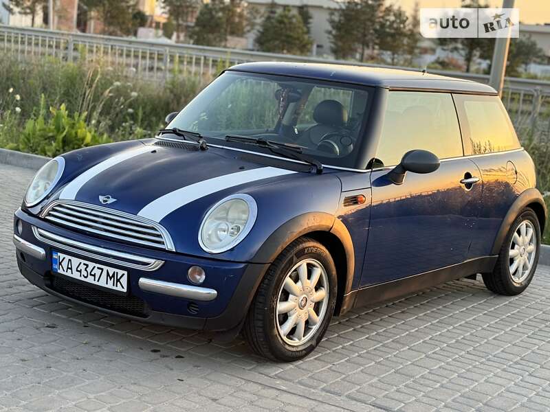 Mini Cooper (2004)