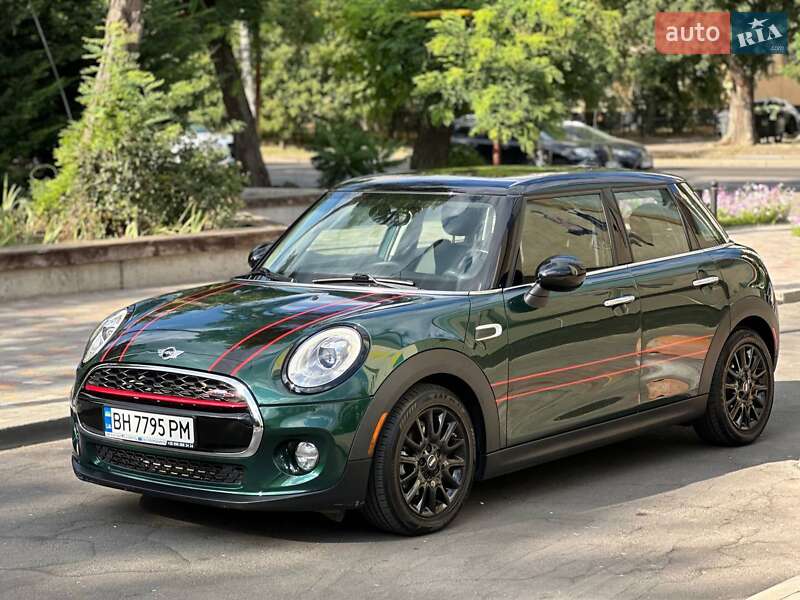 Mini Hatch (2017)
