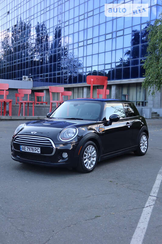 Mini Hatch (2014)