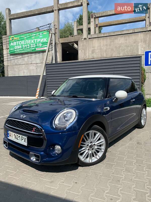 Mini Hatch (2016)