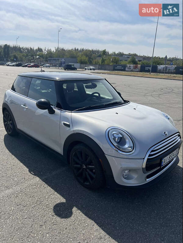 Mini Hatch (2017)